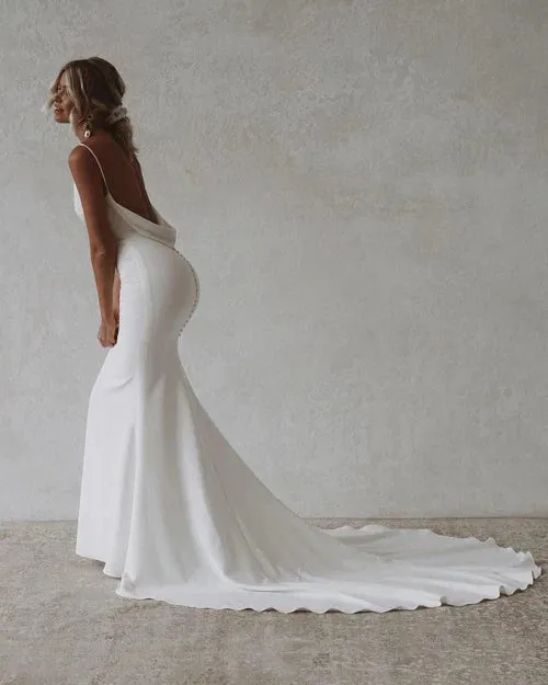 Elegant Simple Mermaid V-Neck Satin Long Wedding Dresses Solid Color