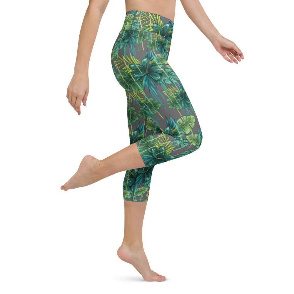 Grey Tropical Yoga Capri Leggings, Hawaiian Style Tropical Print Yoga Capri Leggings-Made in USA/EU/MX