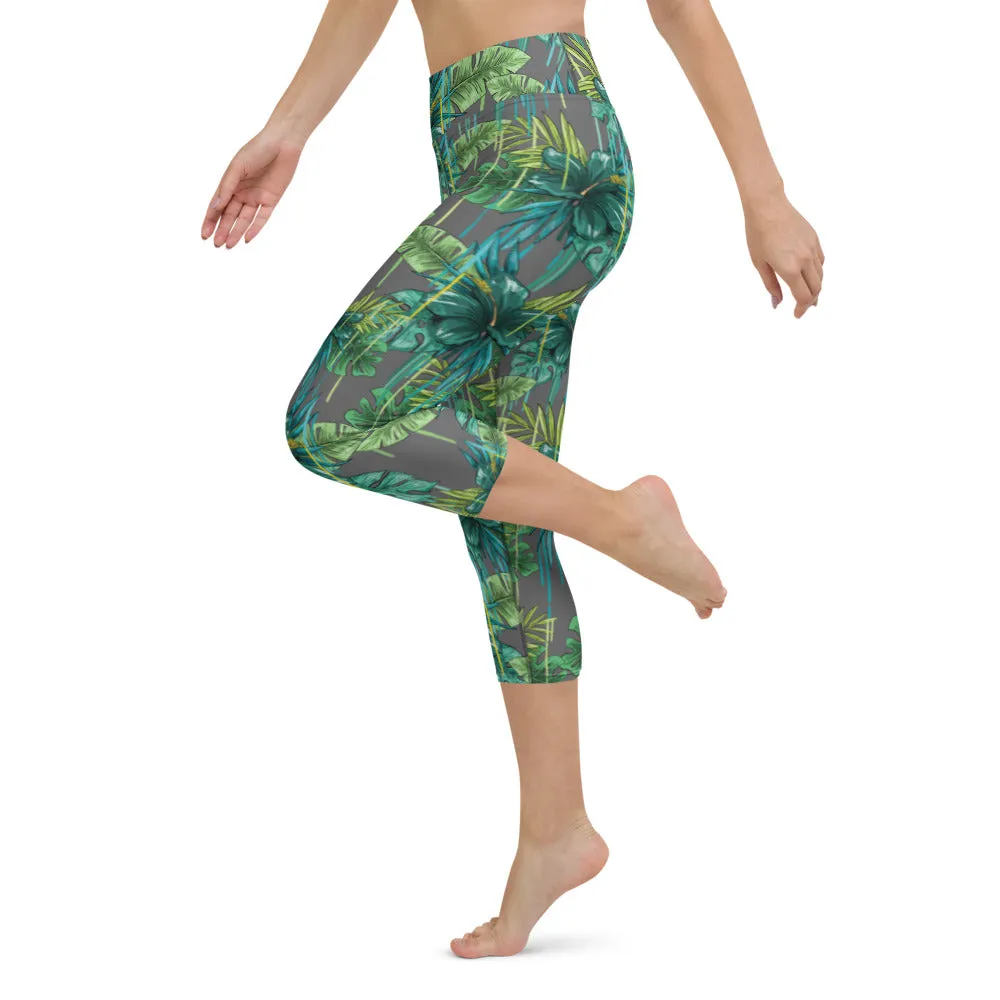 Grey Tropical Yoga Capri Leggings, Hawaiian Style Tropical Print Yoga Capri Leggings-Made in USA/EU/MX